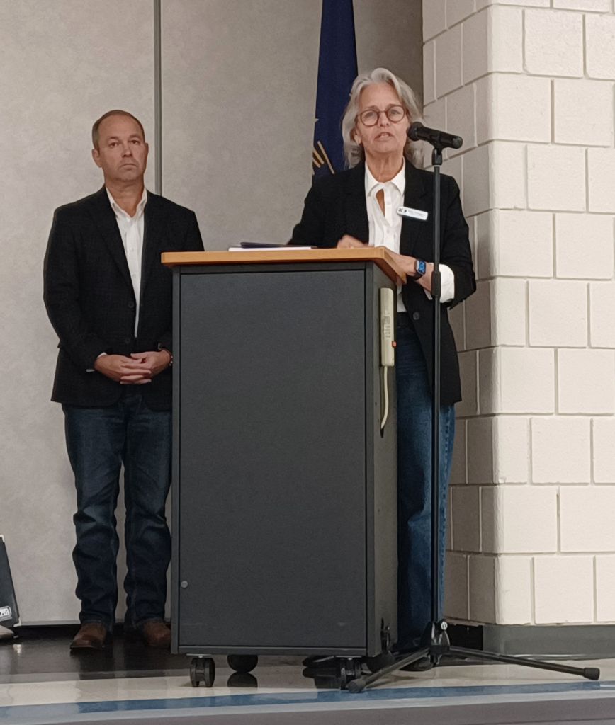 Citizens Hear From Congressional Candidates